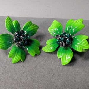 Vintage Green Enamel Flower Clip On Earrings Rhinestone Center Statement Floral